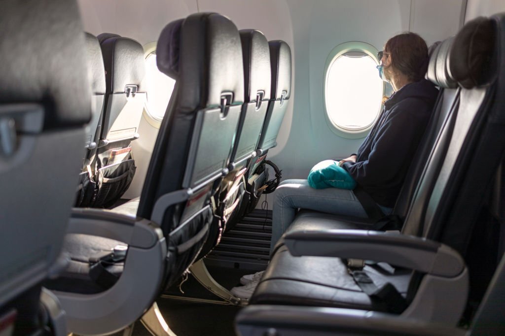 The Great Debate Reclining Airplane Seats Etiquette Comfort And Cabin Space 5643