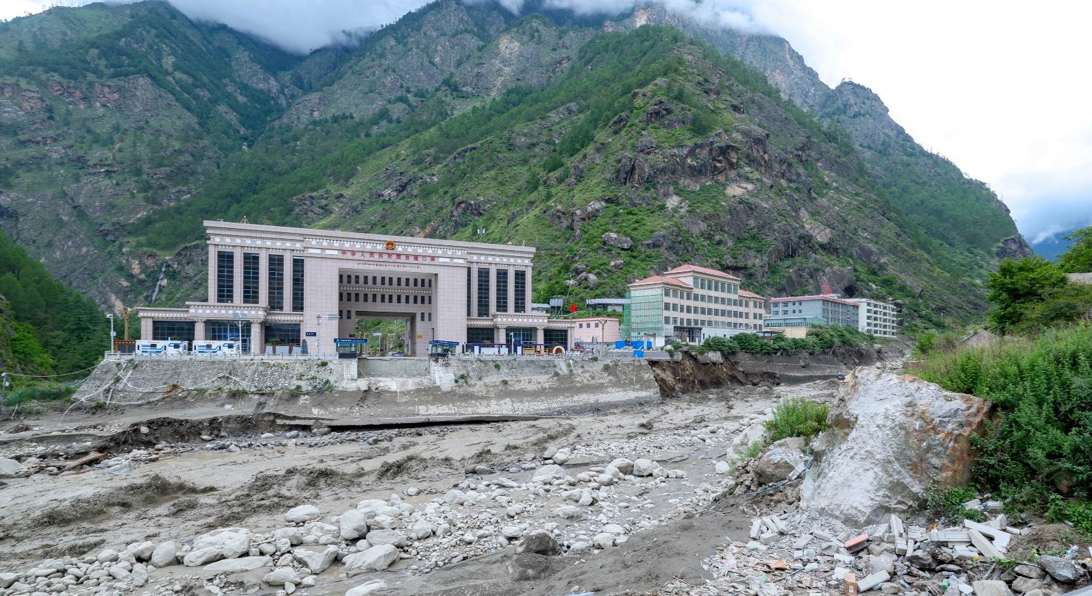 Glacial Lake Outburst Floods in the Himalayas: A Complete Guide to Understanding Cross-Border Climate Risks
